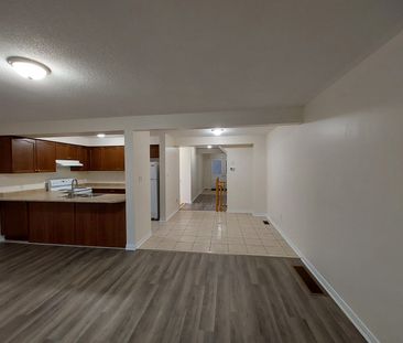 For Lease - 1513 Glenbourne Drive, Oshawa, Ontario - Photo 4