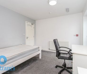 5 bed Semi-Detached House for Rent - Photo 1