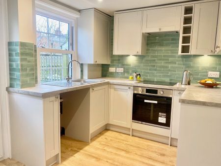 West Passage, Herts, Tring - Photo 5