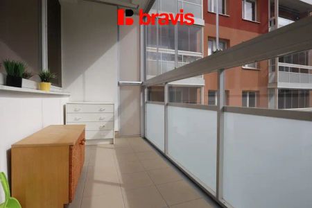 Pronájem bytu 1+1 s prosklenou lodžií na ulici Ukrajinská Brno - Bohunice - Photo 5