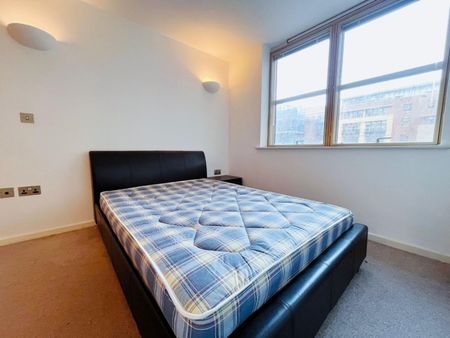 2 bedroom Flat To Let - Photo 4