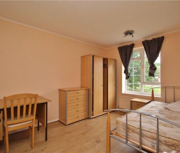 4 bedroom semi-detached house to rent - Photo 2