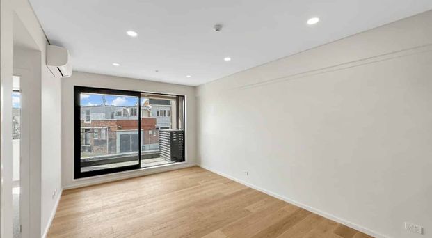 Modern Two-Bedroom Apartment for Rent! - Photo 1