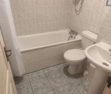 Acorn Grove, Hayes, UB3 - Photo 5