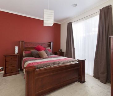 Fantastic Family Home in a Growing, Connected Suburb - Photo 4