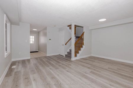 5844 Gant Crescent #Main - Photo 4