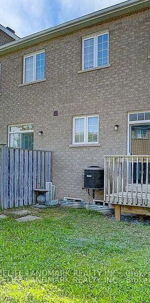 110 LAHORE CRESCENT - Photo 2