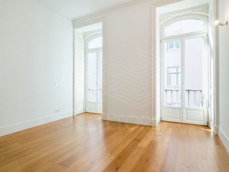 2 room luxury Apartment for rent in Lisbon, Portugal - Photo 3