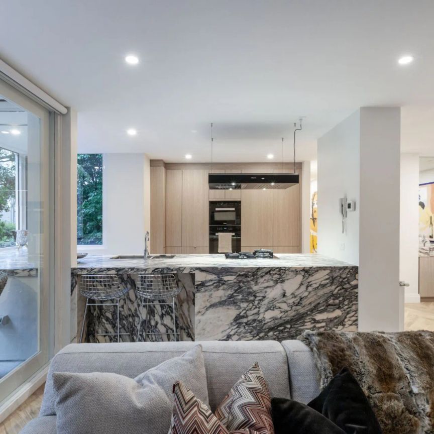 Luxury at its best beautifully appointed 3 Bedroom Property - Photo 2