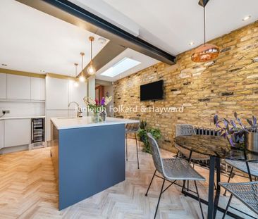 2 bedroom end of terrace house to rent - Photo 4