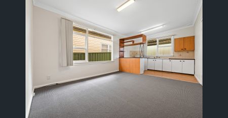 Freshly Updated 2-Bedroom Duplex in Popular Picnic Point - Photo 2