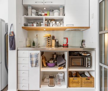 Superb Apartment with Carpark - Photo 1