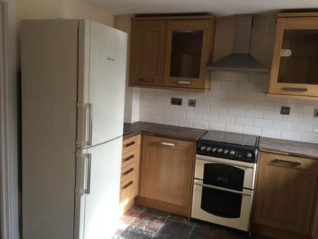 2 bedroom terraced house to rent - Photo 2