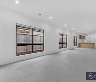 “Exceptional Living in a Brand-New 4 Bedroom House in Wyndham Vale” - Photo 6