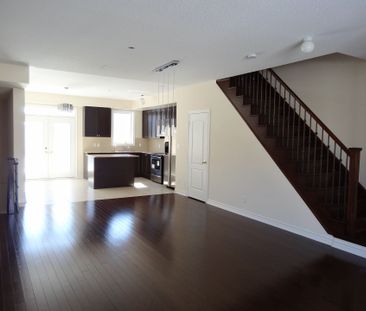 For Lease - 15 Cathedral High Street, Markham, Ontario - Photo 1