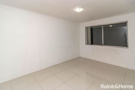 One Bedroom Unit Close To Amenities - Photo 2