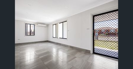 3-BEDROOM BEAUTIFUL HOME IN FAIRFIELD WEST - Photo 3