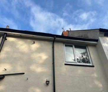 5 bedroom semi-detached house to rent - Photo 2