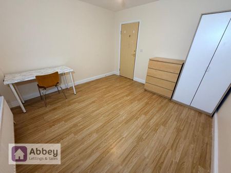 1 bedroom ground floor flat to rent - Photo 2