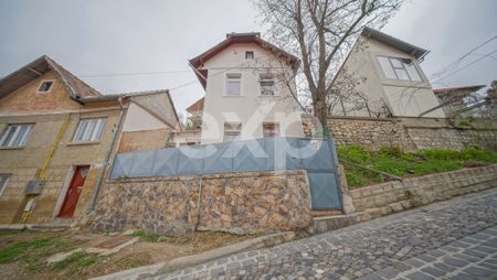 Casă individuală de închiriat | Șchei, Str. Măcin nr. 7 - Photo 3