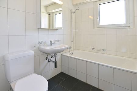 Small but nice with lake view - Photo 5