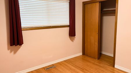 3 Bed Main Floor Suite For Rent In Delton! - Photo 2