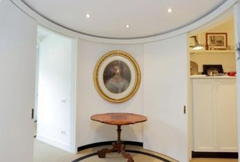 Attic-Spagna: 250mq. Duplex Penthouse located in 15th century Historical Building. Large double living room with fireplace, study, 3 bedrooms, 3 baths, spectauclar entertaining room with 360° views of antique Rome, rooftops and Cupoa’s. Ref #120