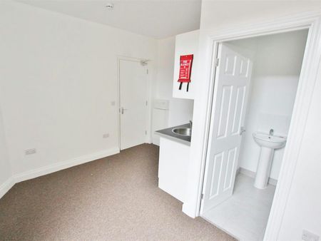 Studio flat to rent on - Photo 5
