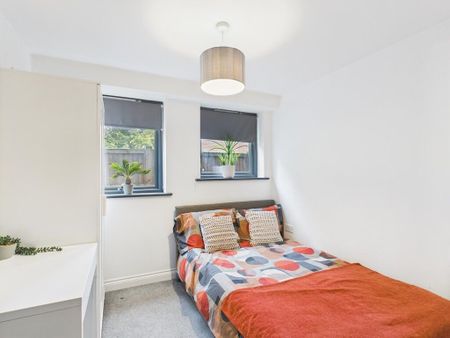 4 bedroom terraced house to rent - Photo 4