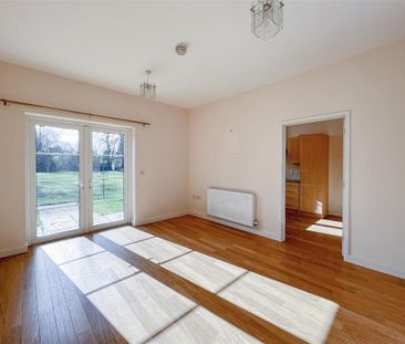 2 bedroom terraced bungalow to rent - Photo 2