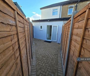 1 bedroom semi-detached house to rent - Photo 5