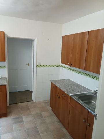 2 bedroom ground floor flat to rent - Photo 5