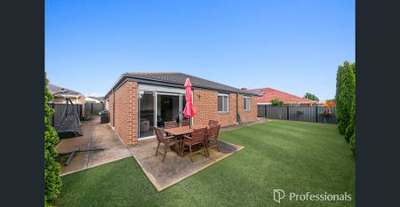 Spacious Family Home in a Prime Location - Photo 5