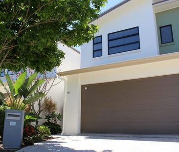 3 Bedroom Townhouse 100m to Westfield Carindale - Photo 2