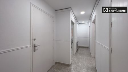 barcelona, Catalonia 08006 - Photo 2