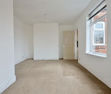 2 bedroom Flat to rent in Caris Street, Deckham, Gateshead - Photo 3