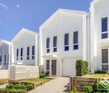 Modern Architecture Townhome in Prime Everton Hills Location - Photo 3