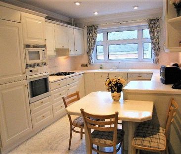 4 bedroom detached house to rent - Photo 4