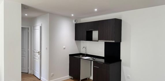 Location Appartement 2 pièces 48m² MONTAUBAN 82000 - Photo 2