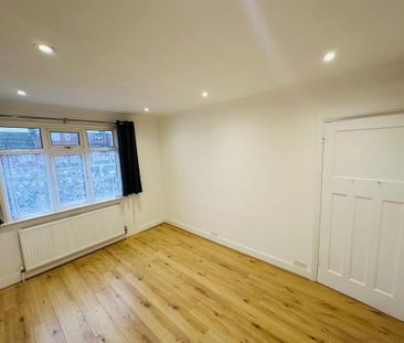 4 bedroom detached house to rent - Photo 6