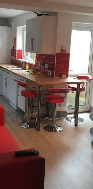 11 FLORENCE BUILDINGS - Photo 1