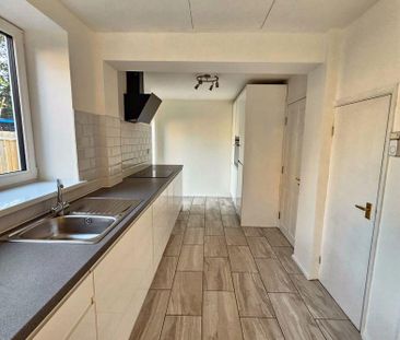 3 bed semi-detached house to rent in NE12 - Photo 6