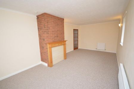 2 bedroom detached bungalow to rent - Photo 4