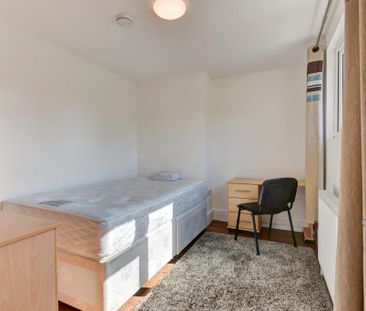 6 bedroom house to rent - Photo 4