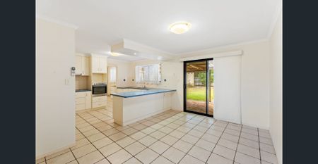 Lowset Brick in Tinana with Lots of Shed Space - Photo 5