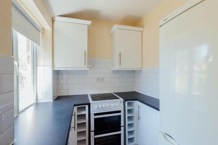 1 bedroom in a house share to rent - Photo 5