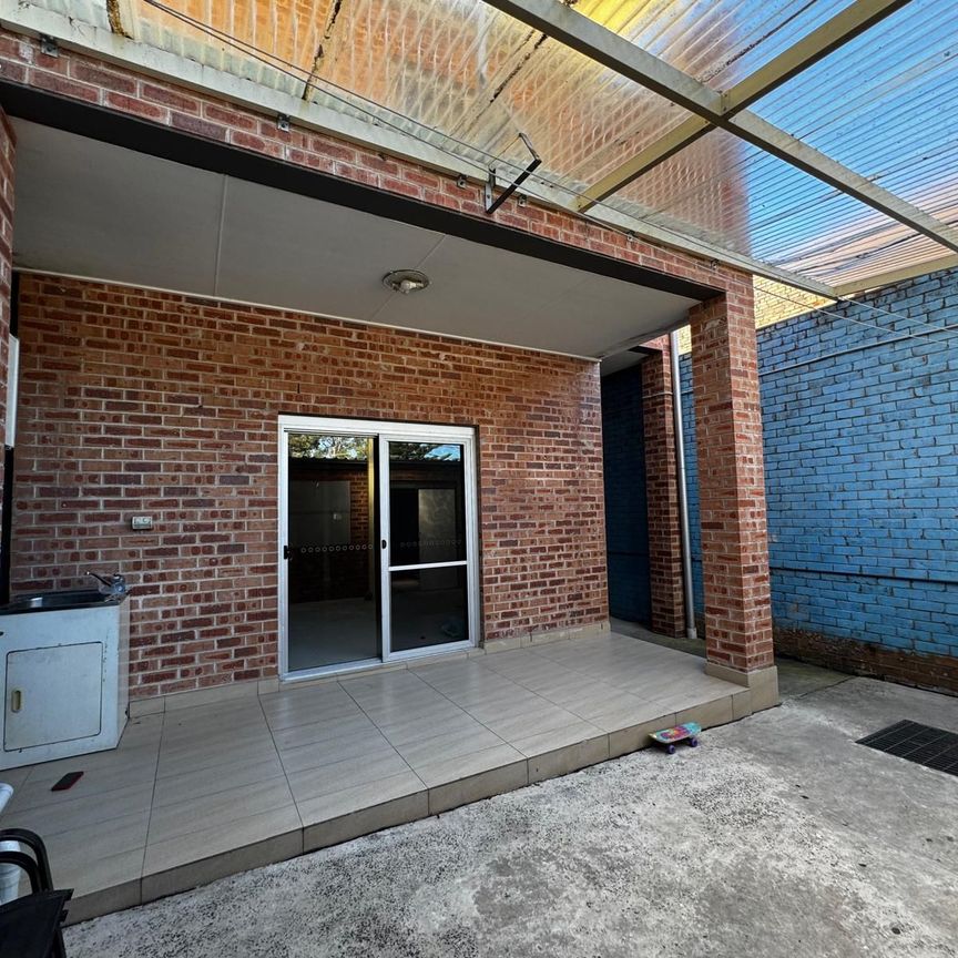FOR RENT - Spacious 3 Bedroom Family Home in Yagoona - Photo 1