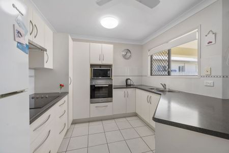 11 Strathburn Street, Mount Louisa - Photo 4