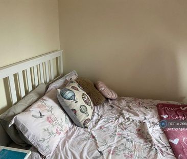 3 bedroom semi-detached house to rent - Photo 3