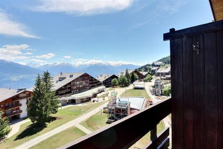 Apartment for rent by the week on the village square - Photo 2